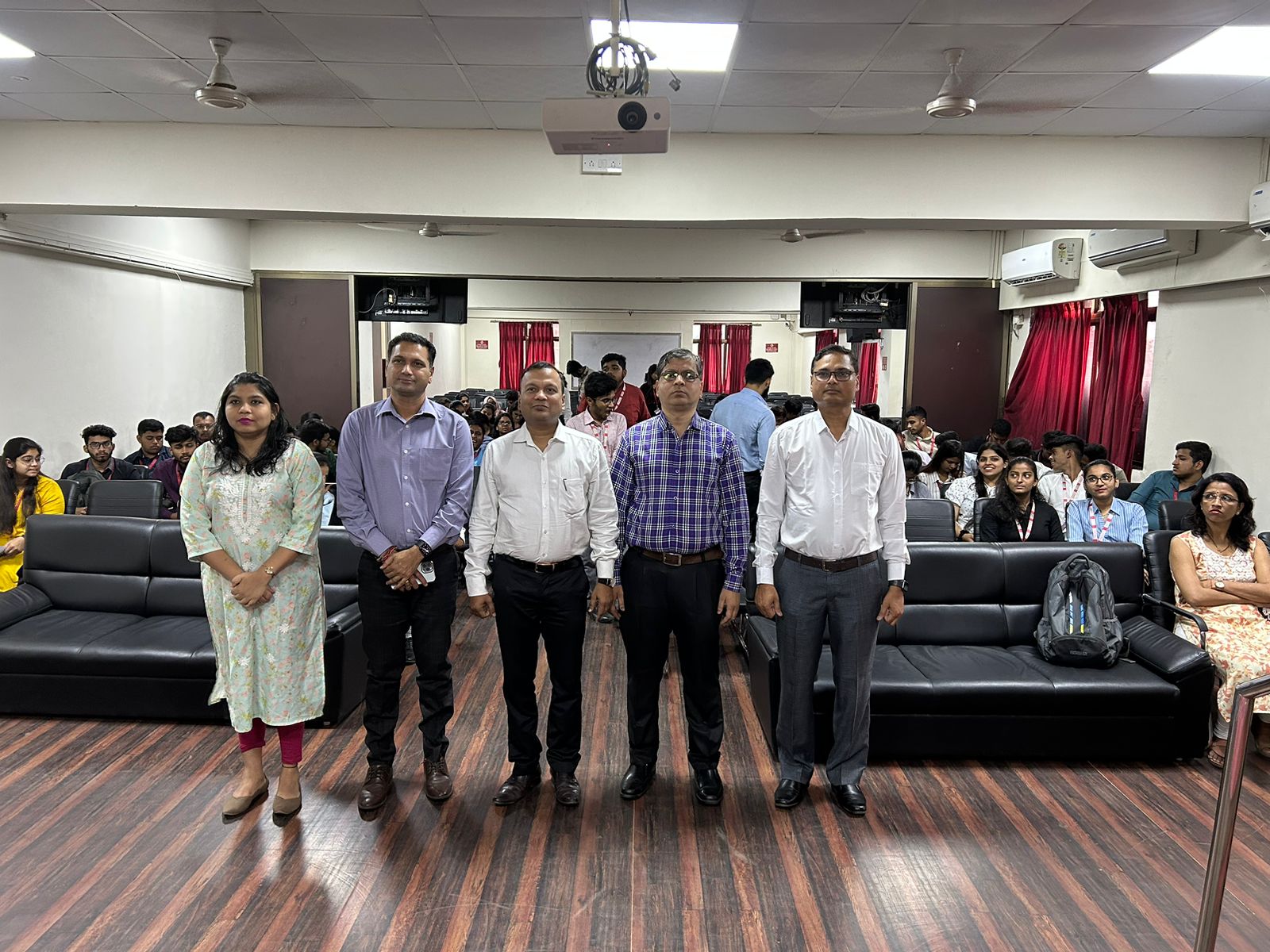 DY Patil Management College